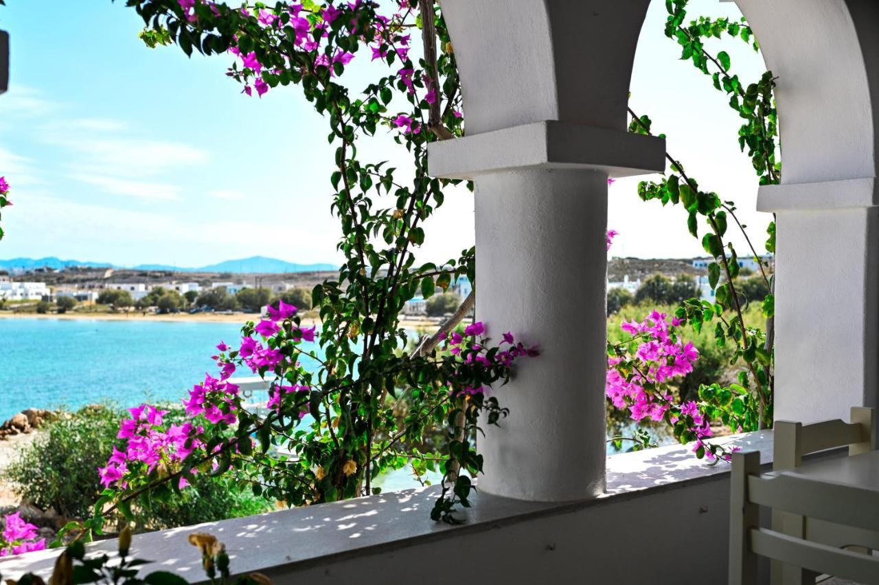 Beachfront Bocamviglies Rooms - Naoussa Bespoke View エクステリア 写真