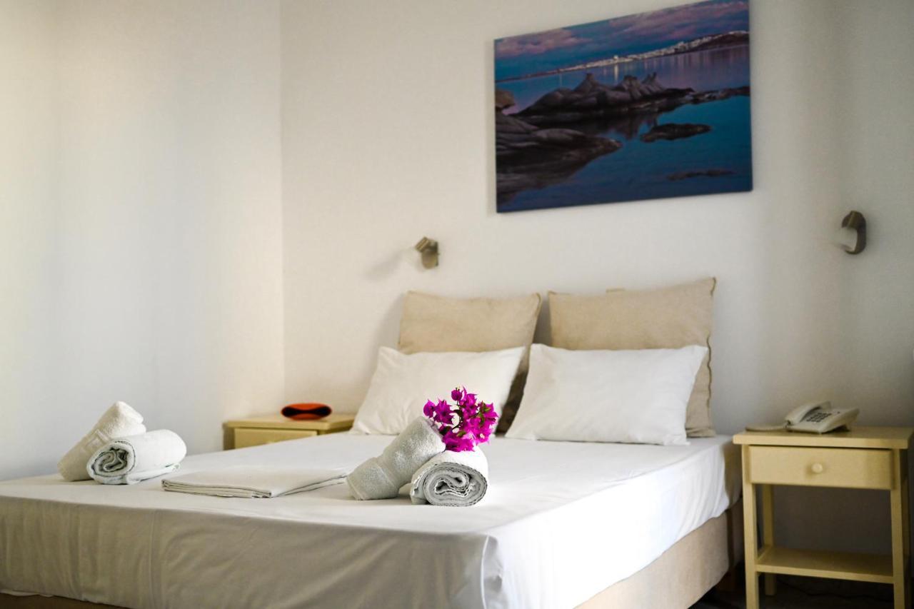 Beachfront Bocamviglies Rooms - Naoussa Bespoke View エクステリア 写真