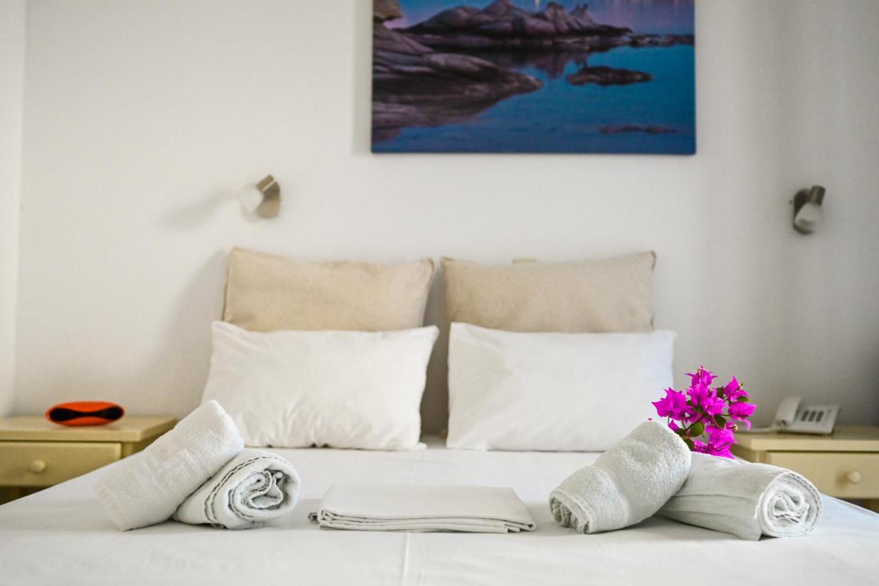 Beachfront Bocamviglies Rooms - Naoussa Bespoke View エクステリア 写真
