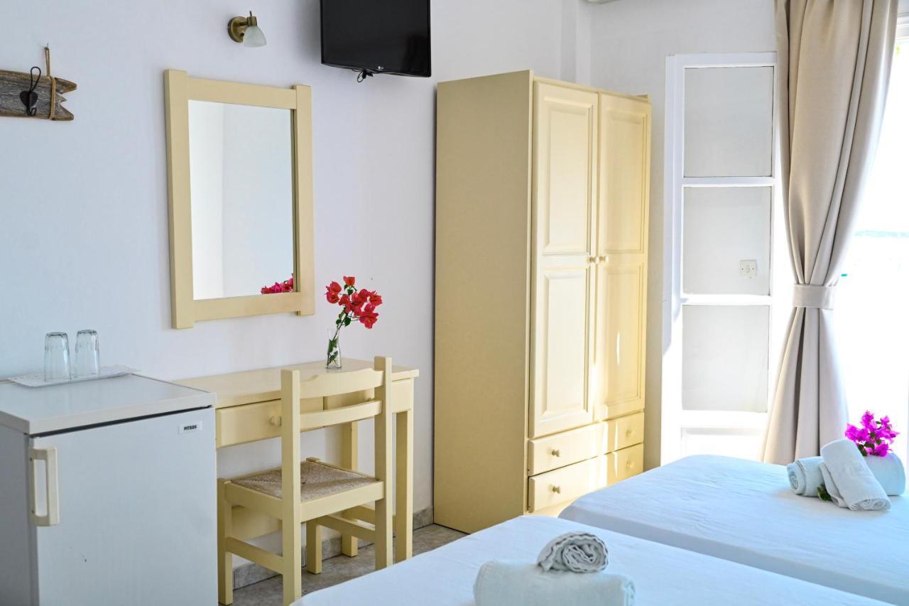 Beachfront Bocamviglies Rooms - Naoussa Bespoke View エクステリア 写真