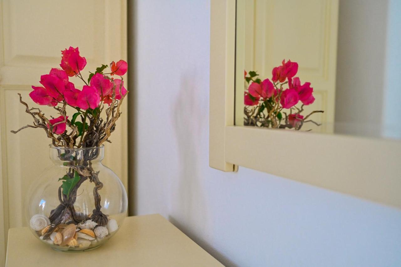 Beachfront Bocamviglies Rooms - Naoussa Bespoke View エクステリア 写真